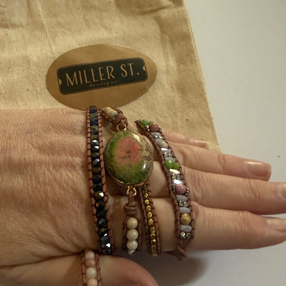 Miller St. Boutique Wrap Bracelet Gold Tone Brown Leather Green Stone, Pink Hues
